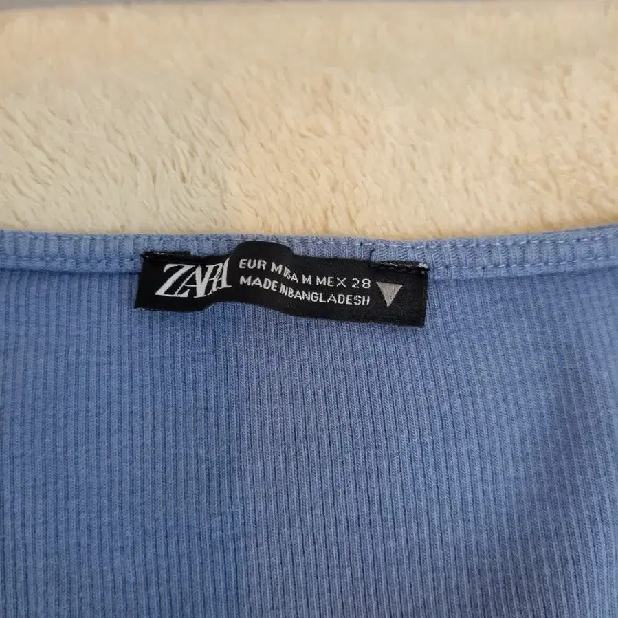 ZARA 크롭티