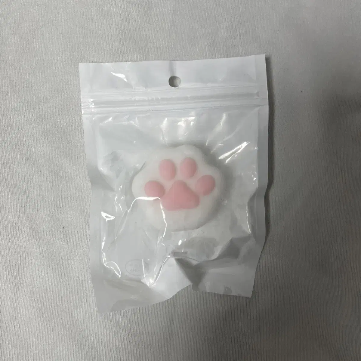 Cat paw grip-tack