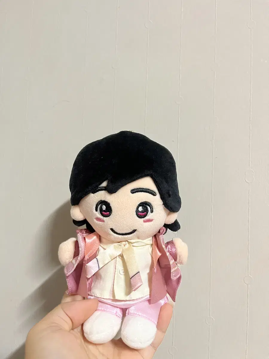 Shunsuke Michieda's sister in Naniwadanshi doll Sells clothes