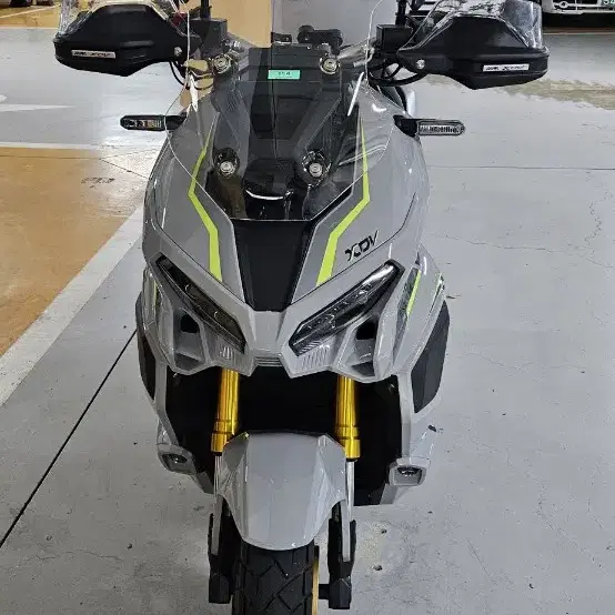 신차급 2024년 xdv250(5500km) 오토바이 판매합니다