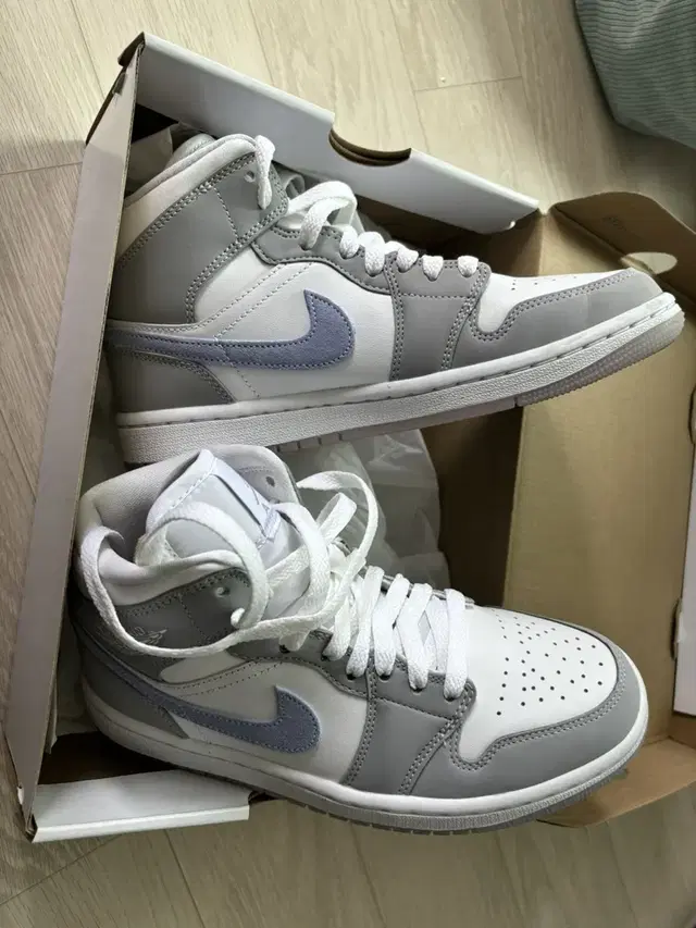 (W) Jordan 1 Mid Wolf Grey (235사이즈)