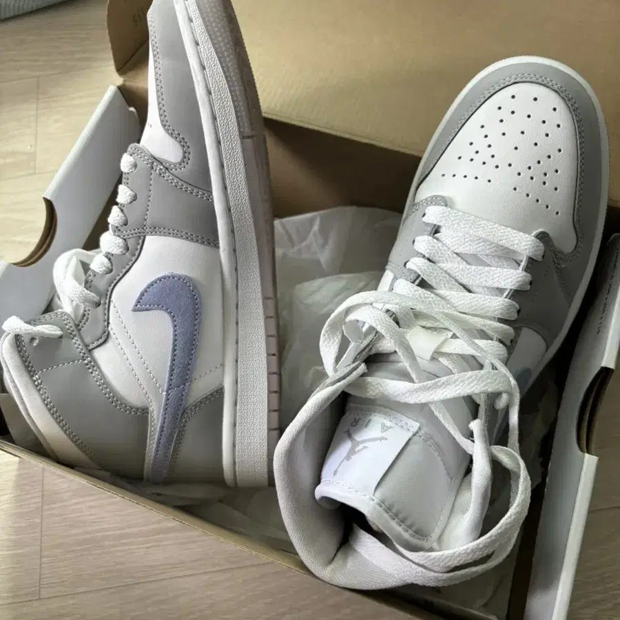 (W) Jordan 1 Mid Wolf Grey (235사이즈)