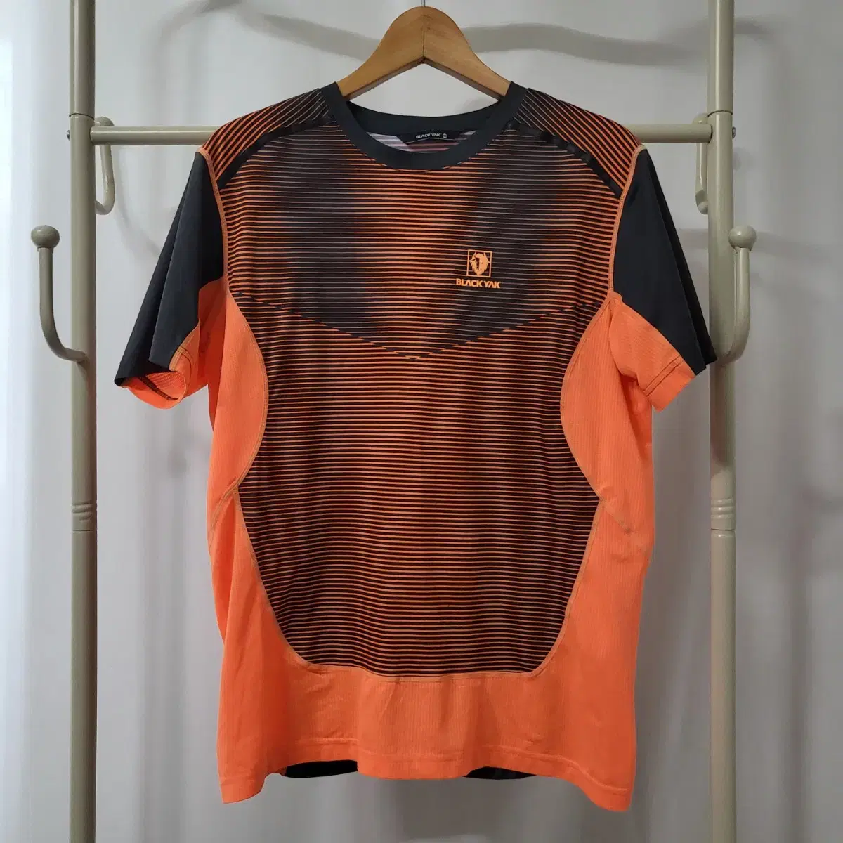 B244 [100] Blackyak Functional Short Sleeve T-Shirt