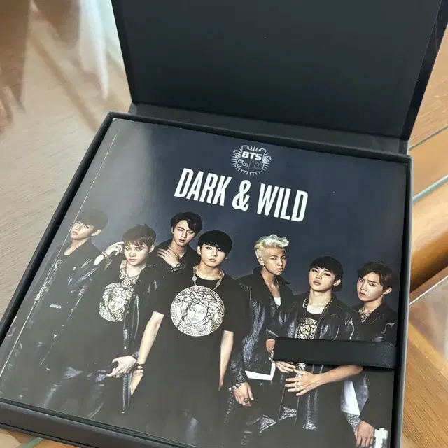 (비매)방탄 Dark&wild 다크앤와일드 친필사인 앨범