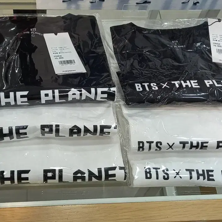 BTS X THE PLANET 운동화 크롭티 반팔 반바지