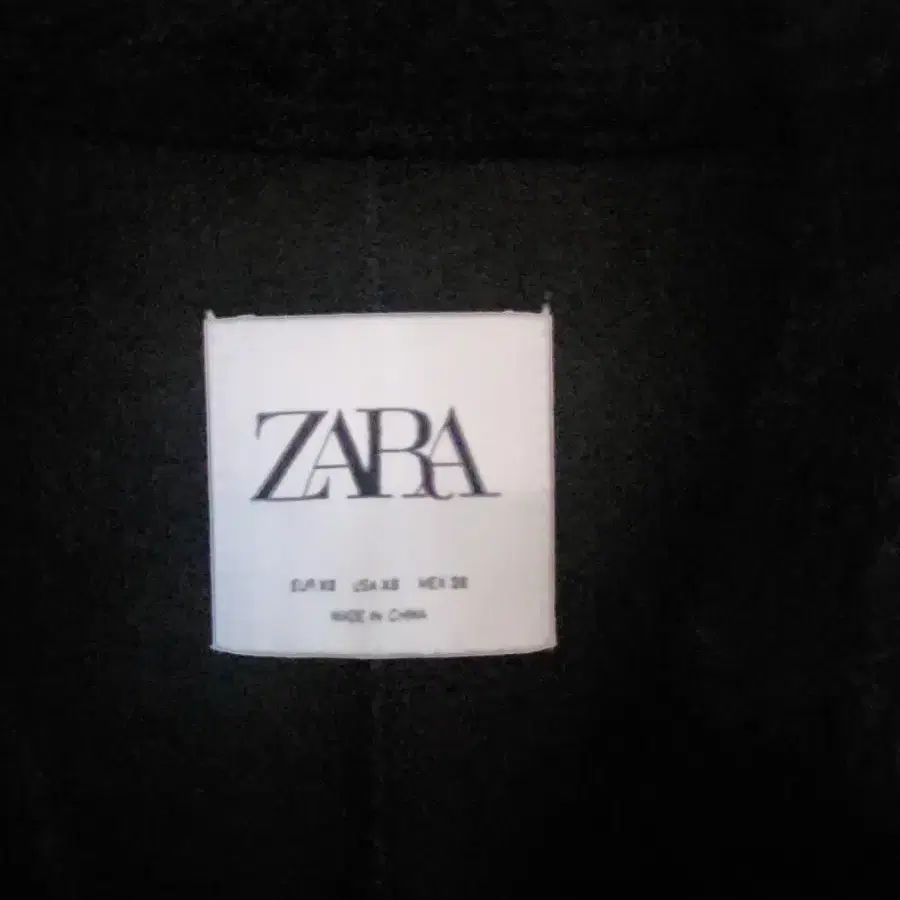 ZARA 무스탕 더플코트