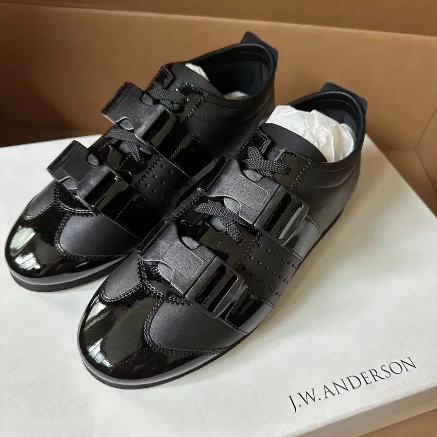 제이더블유 앤더슨 jw anderson 블랙 버클 스니커즈 새상품