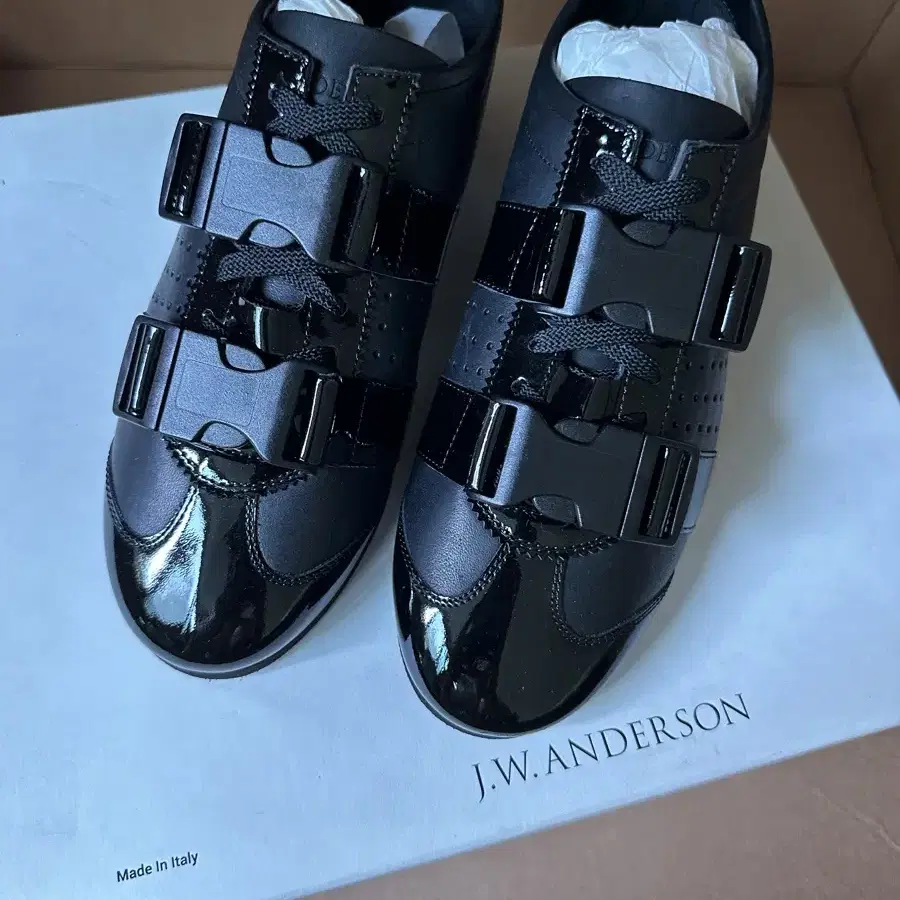 제이더블유 앤더슨 jw anderson 블랙 버클 스니커즈 새상품