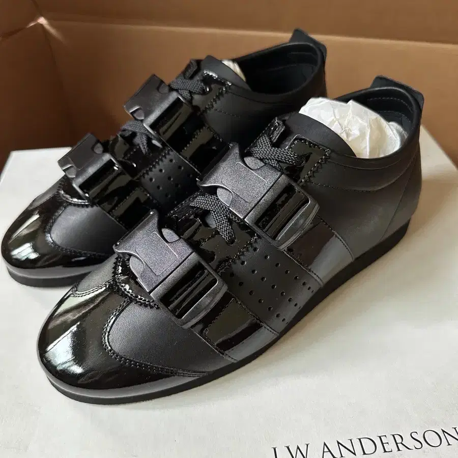 제이더블유 앤더슨 jw anderson 블랙 버클 스니커즈 새상품