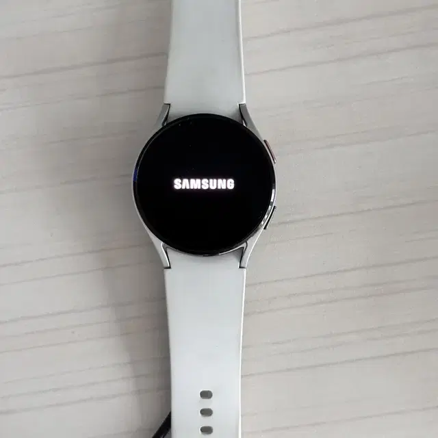 삼성 갤럭시워치 Galaxy Watch 4 실버 40mm