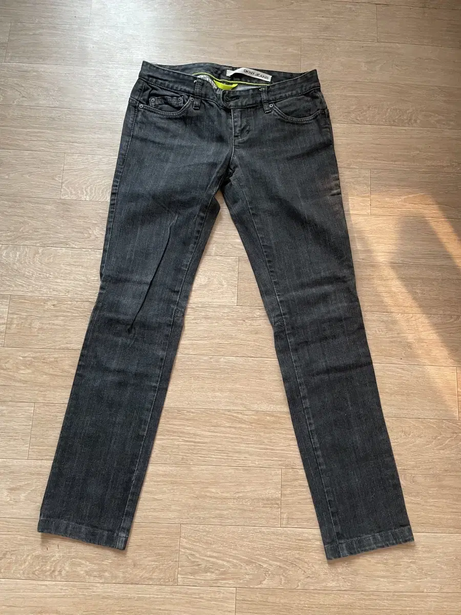 DKNY JEANS