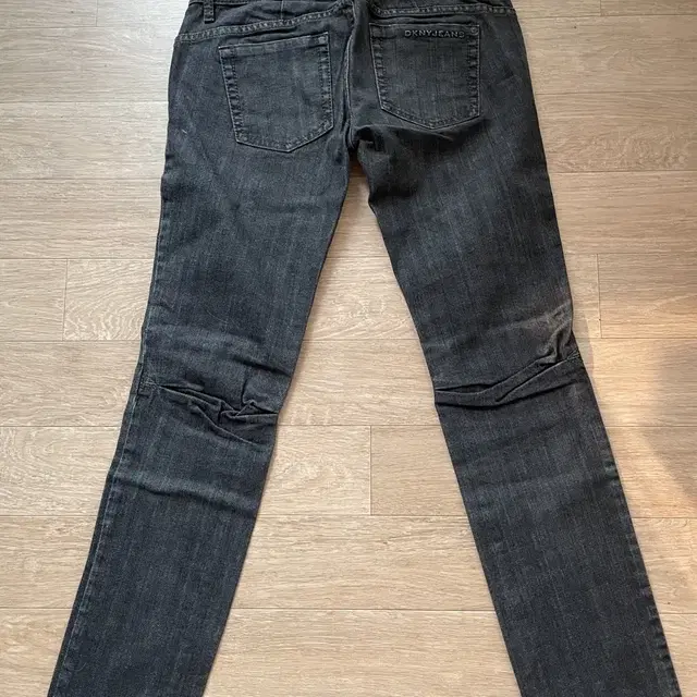 DKNY JEANS