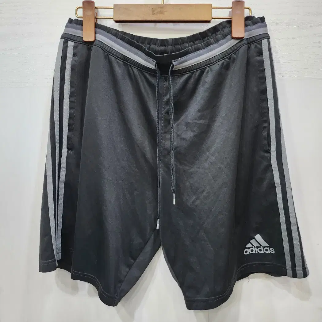 105,XL )) adidas 아디다스 반바지! 디자인 이뻐용!~