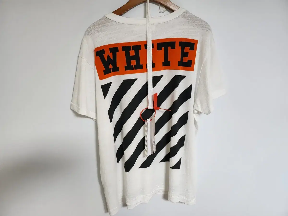 [M] Off-White Arrow Overfit Short Sleeve T-Shirt O0795