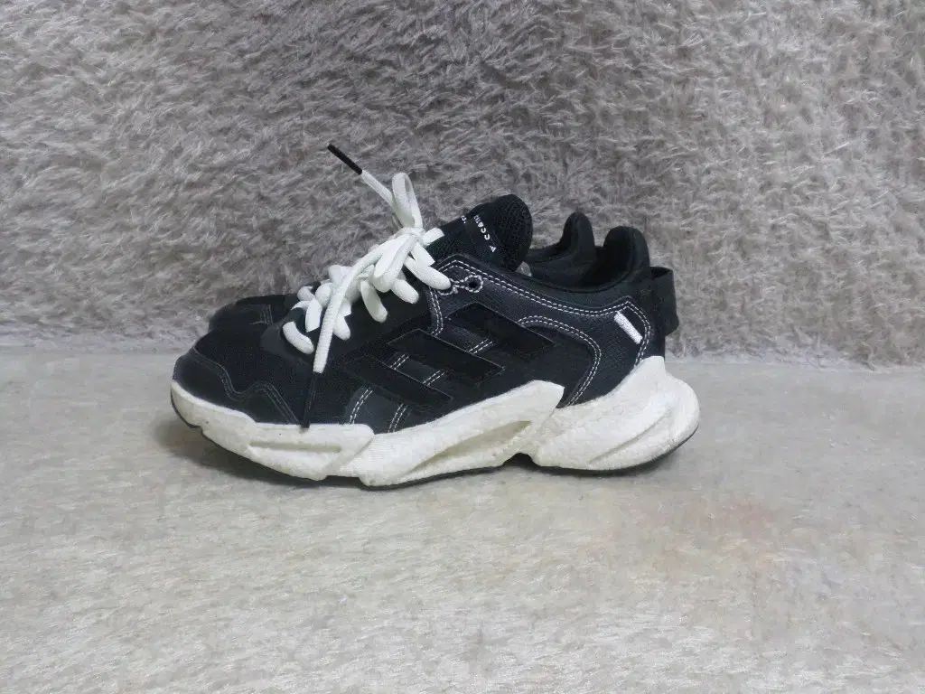 FLUROGUE 225 Adidas x9000 Black Sneakers Used Shoes