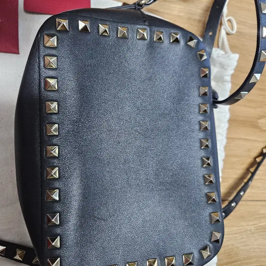 발렌티노Rockstud Crossbody Bag