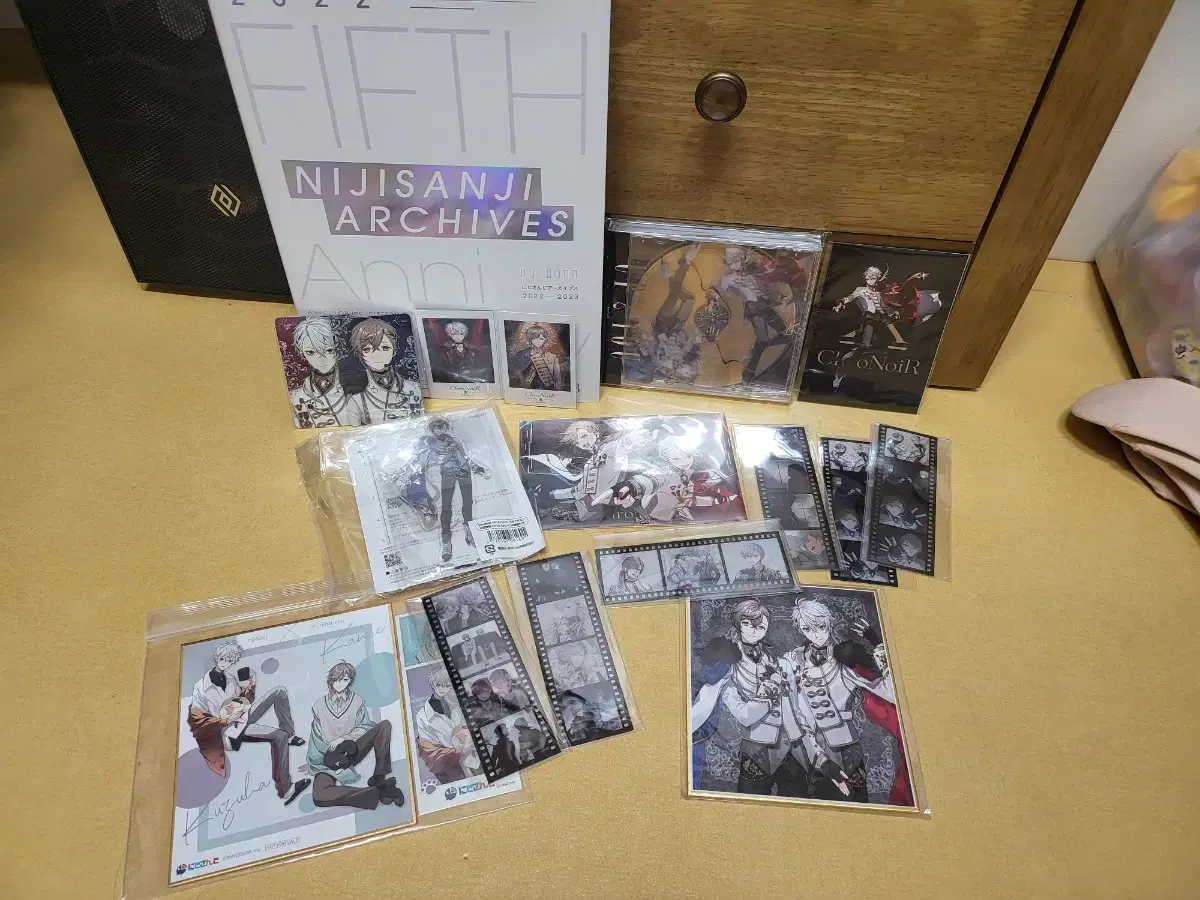 Kurono and albums+goods in bulk