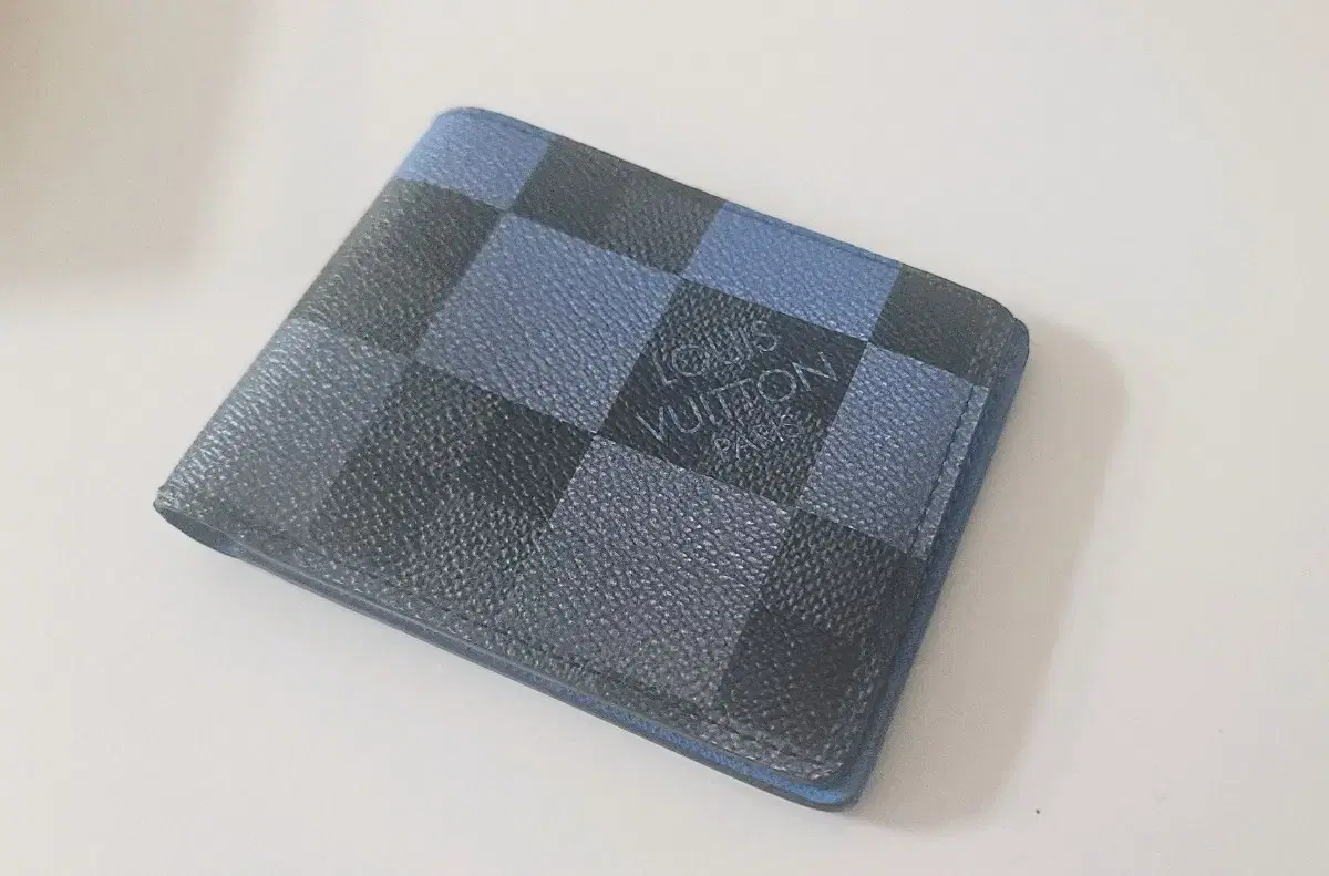 [Limited Edition] Louis Vuitton Graphite Damier Wallet [Box + Dust + Product]