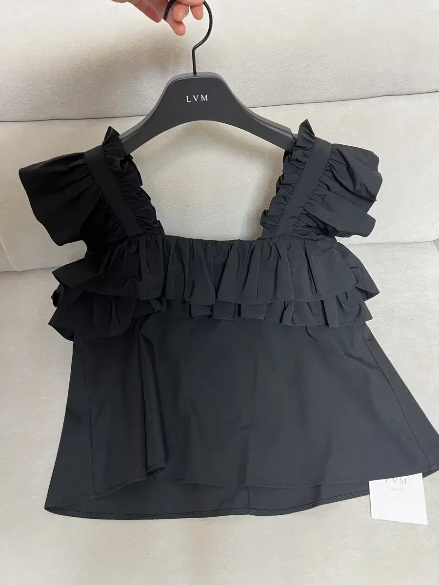 Lvm_Daphen wing blouse (새상품)