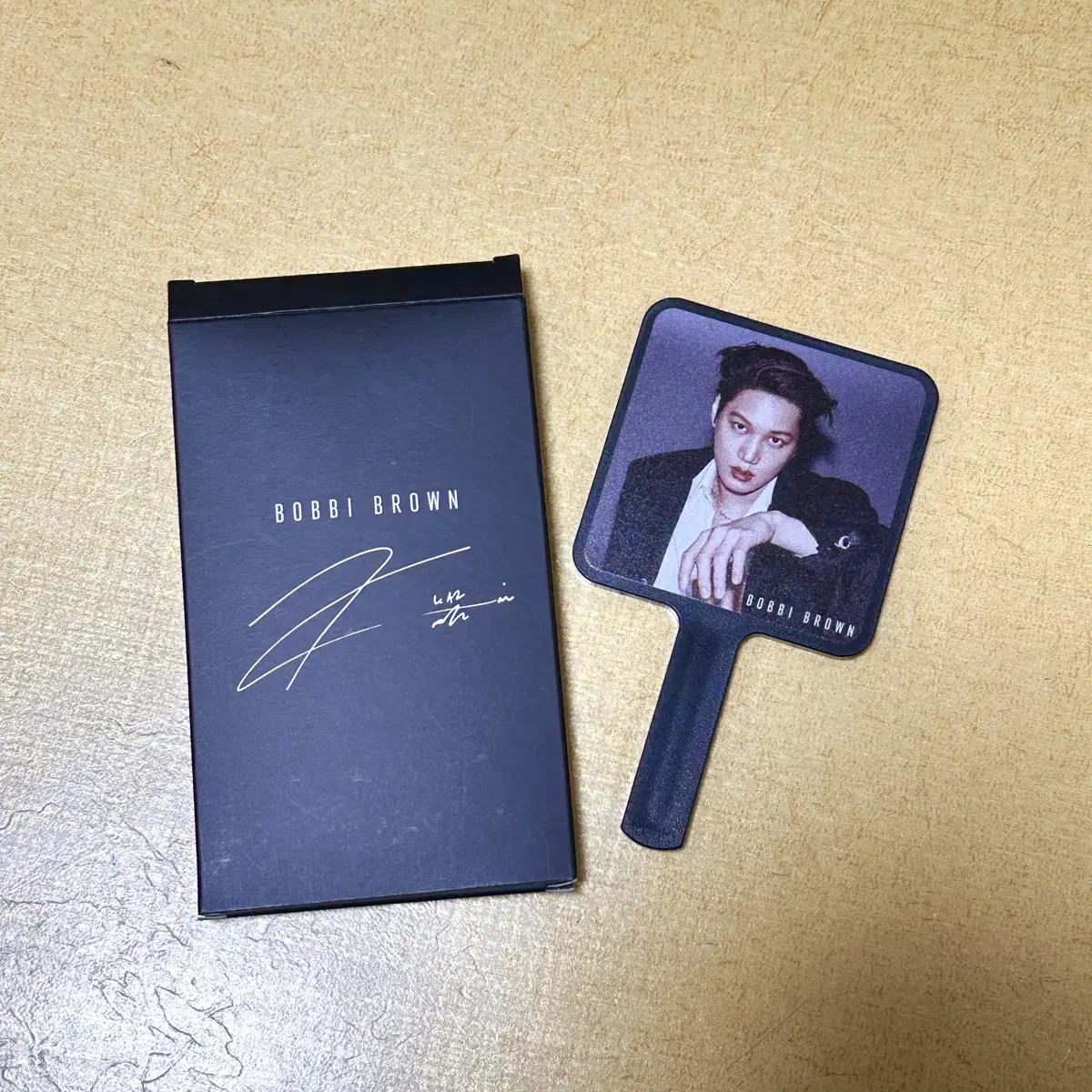 (NEW)EXO kai Bobby Brown Hand Mirror