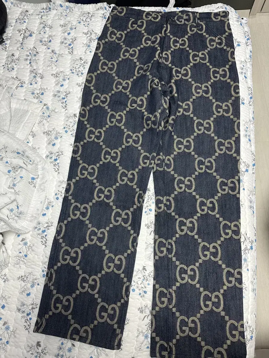 Genuine) Gucci Pineapple Denim Pants