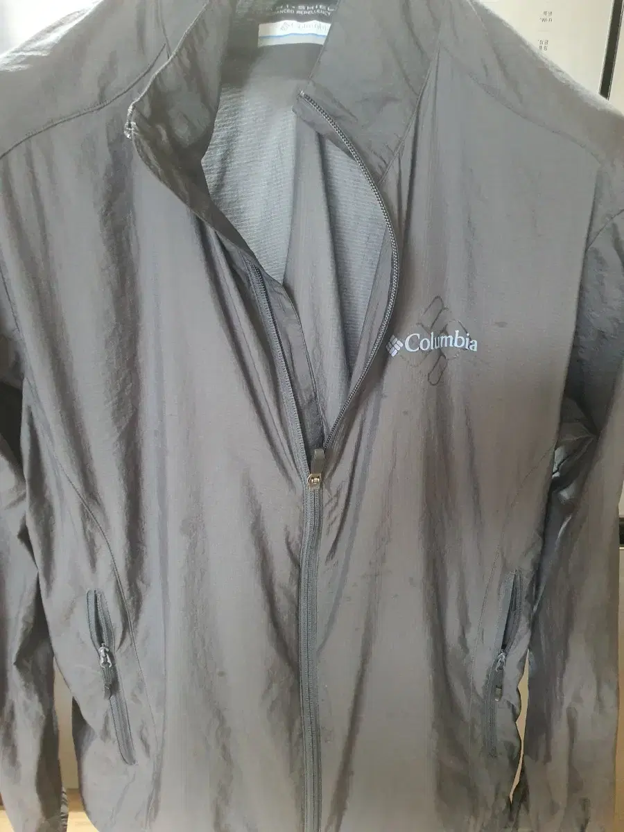 Columbia Windbreaker Size 100