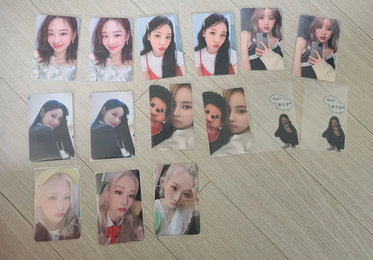 Loona's birthday cafe photocard Sells Artemis Odd Eye Circle