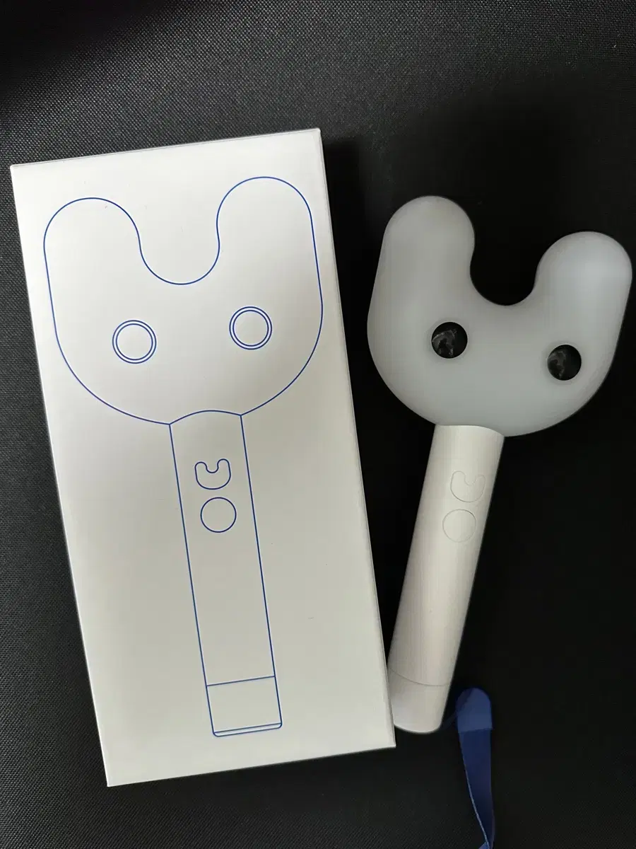 New Jeans lightstick sells binky bongs