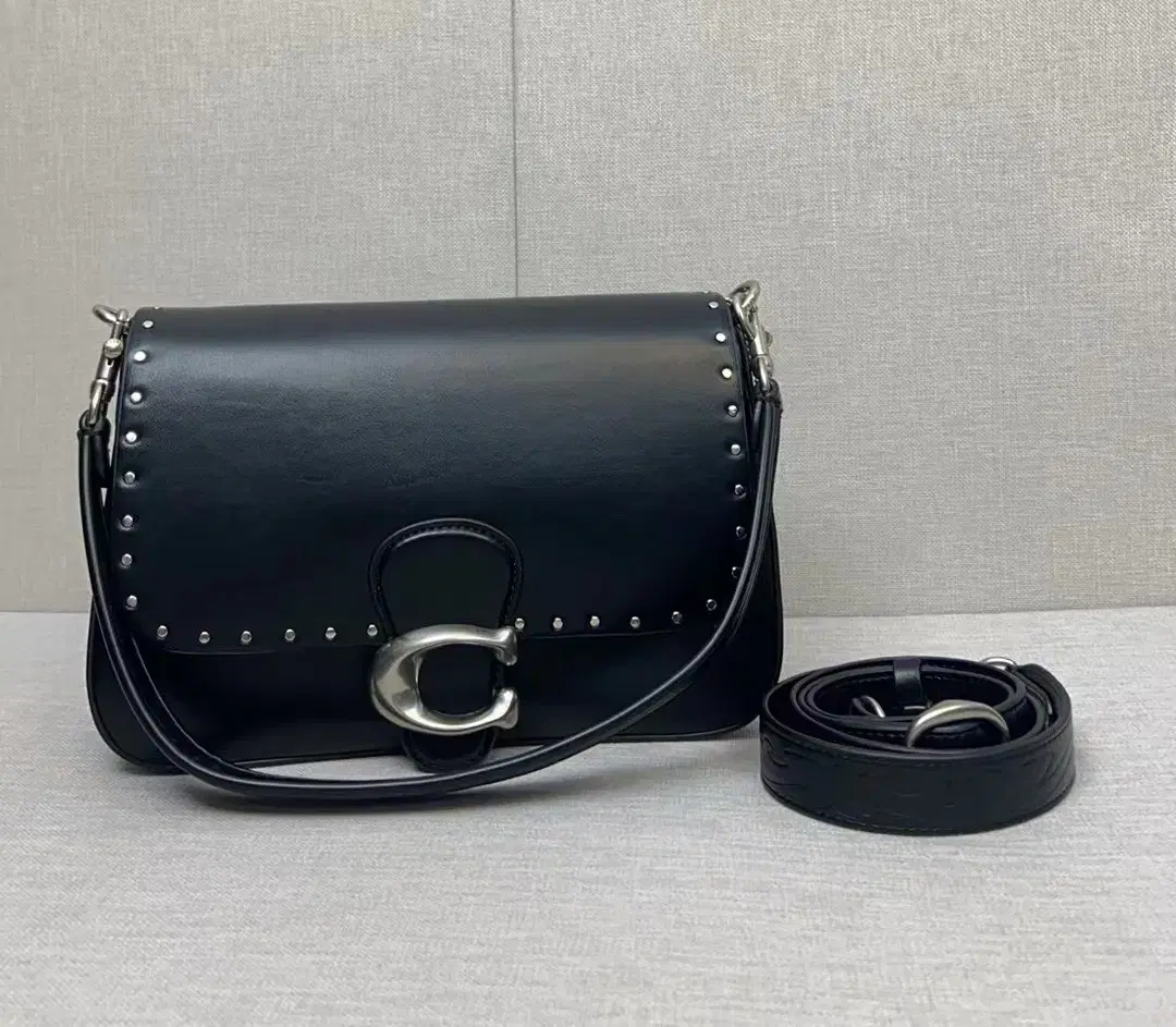 코치 Coach CU715 7월 신상 SoftTabby 크로스바디