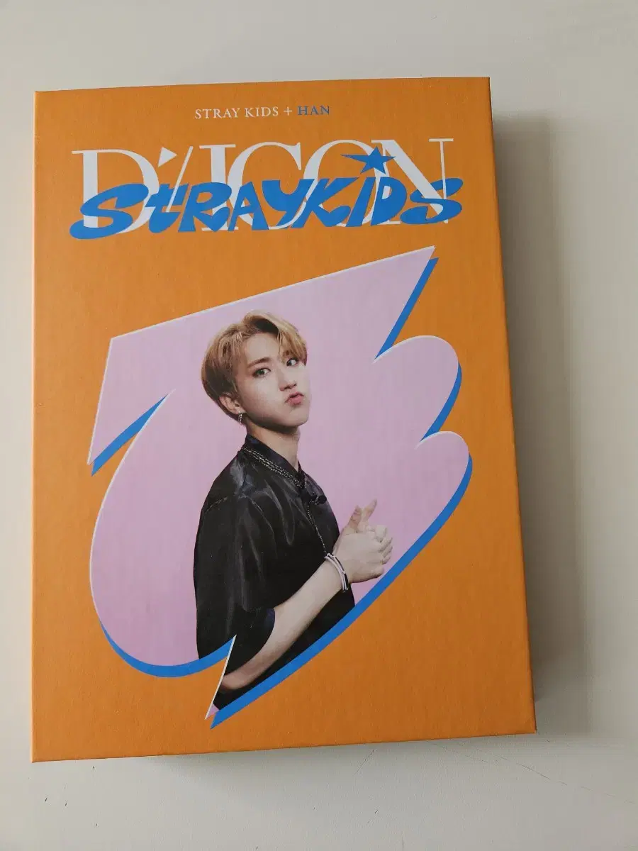 Straykids han Deikon binder Sources