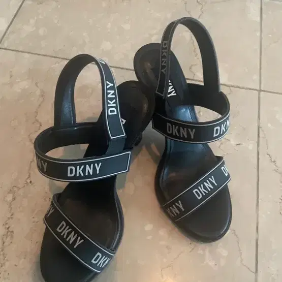 dkny샌들 힐 230