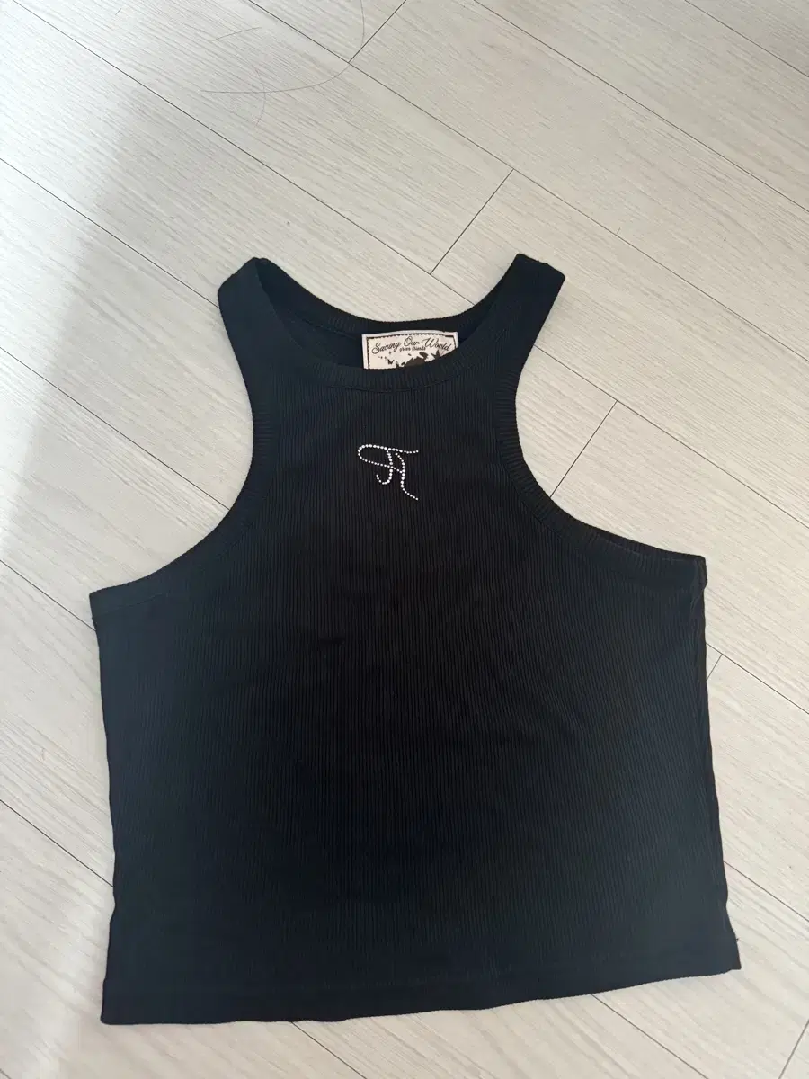 쓰리타임즈 Jewel tank top cropped length