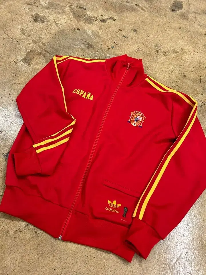 [Authentic/F] Adidas Firebird Jersey Aespa