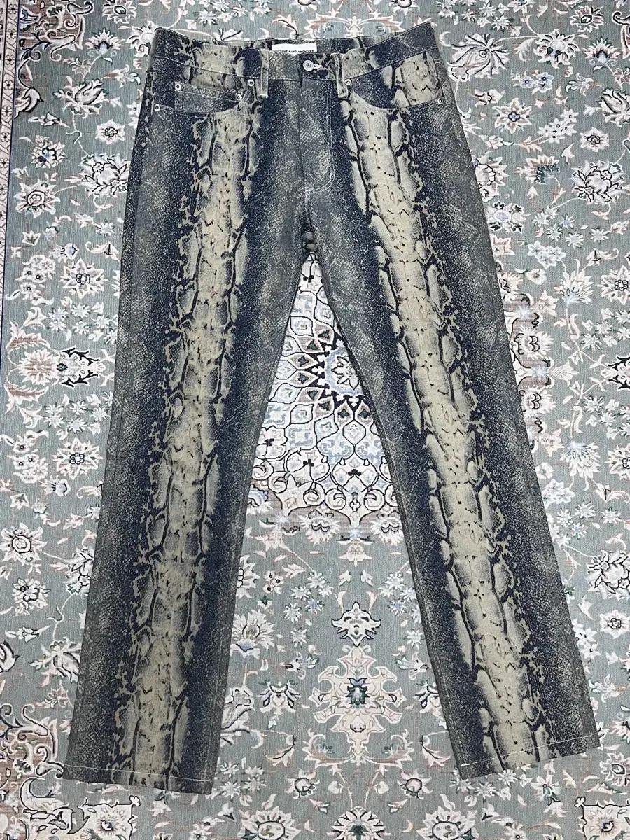 [1Size]King Archives Python Pants