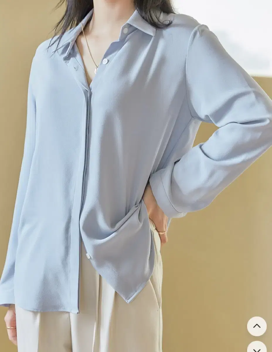 커먼유니크 hidden chiffon blouse 장나라, 조보아 착용