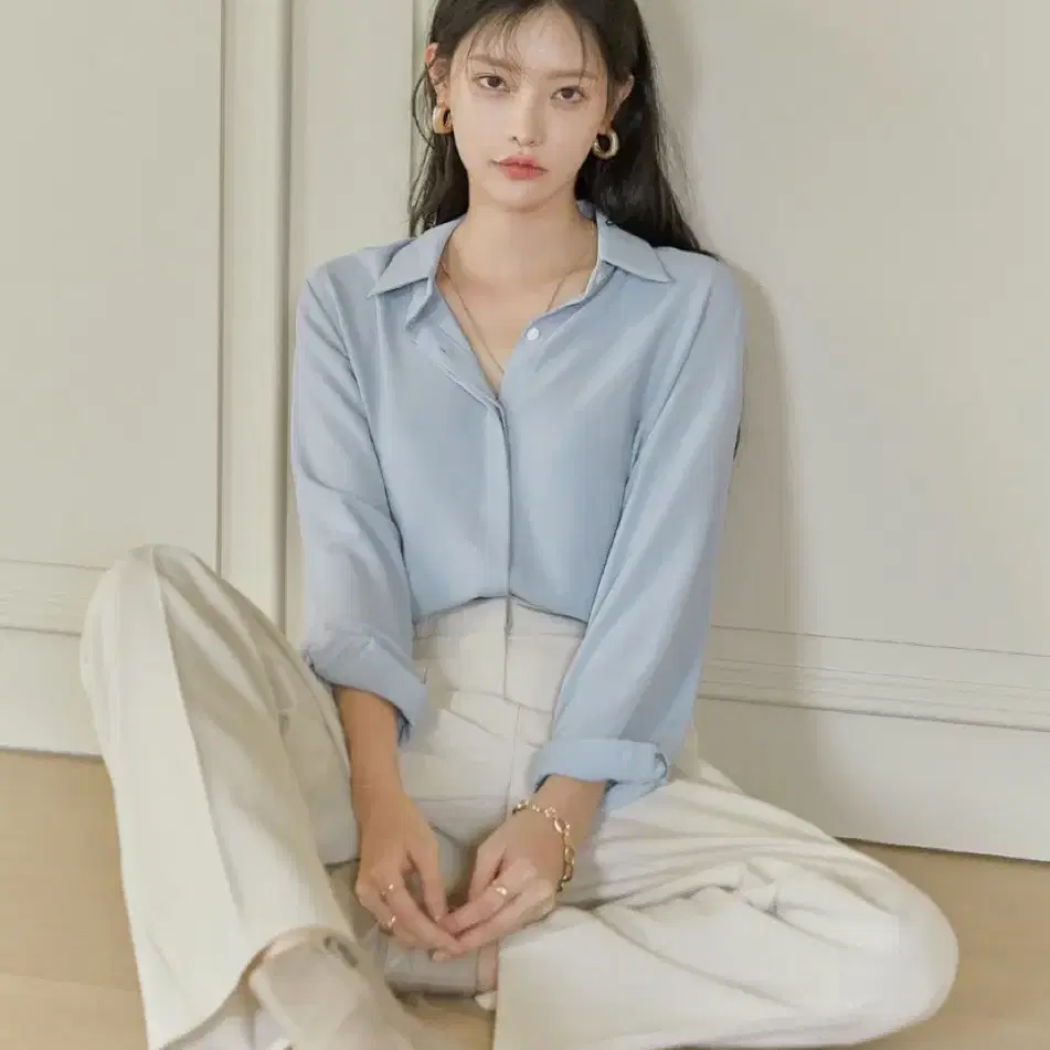 커먼유니크 hidden chiffon blouse 장나라, 조보아 착용