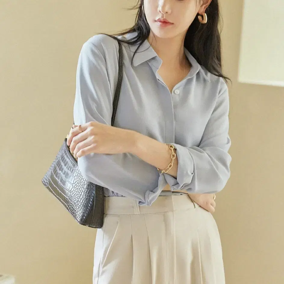 커먼유니크 hidden chiffon blouse 장나라, 조보아 착용