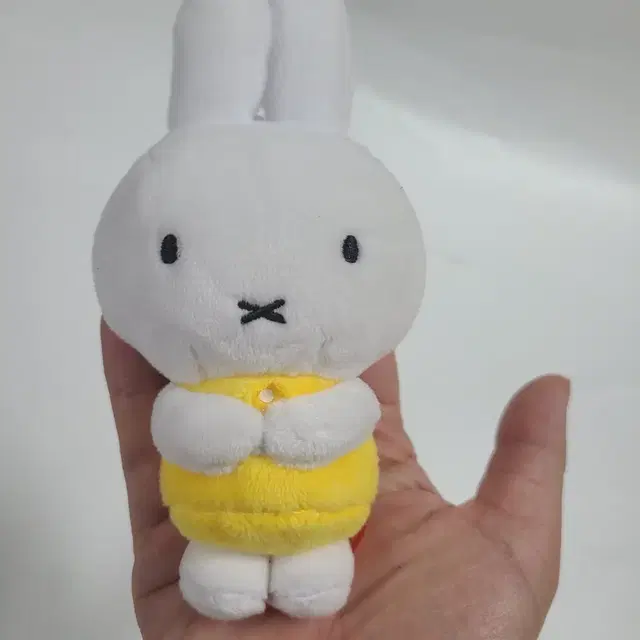 토끼 캐릭터 미피 인형 열쇠고리 키링 스트랩 miffy 굿즈 노랑이