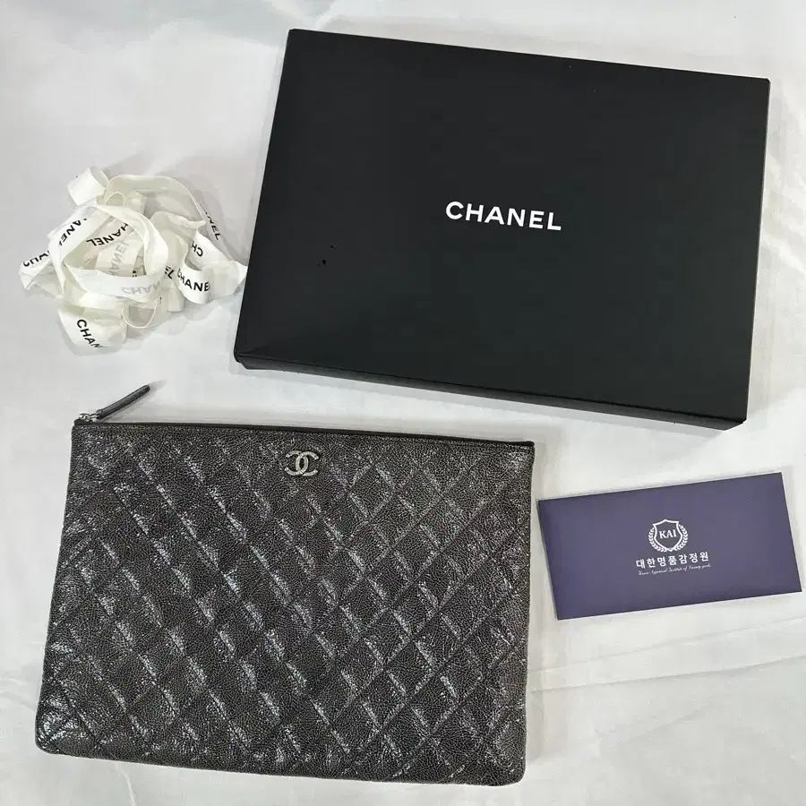 Chanel 샤넬 여성 달라스 링클 은장 페이던트 클러치 블랙 라지