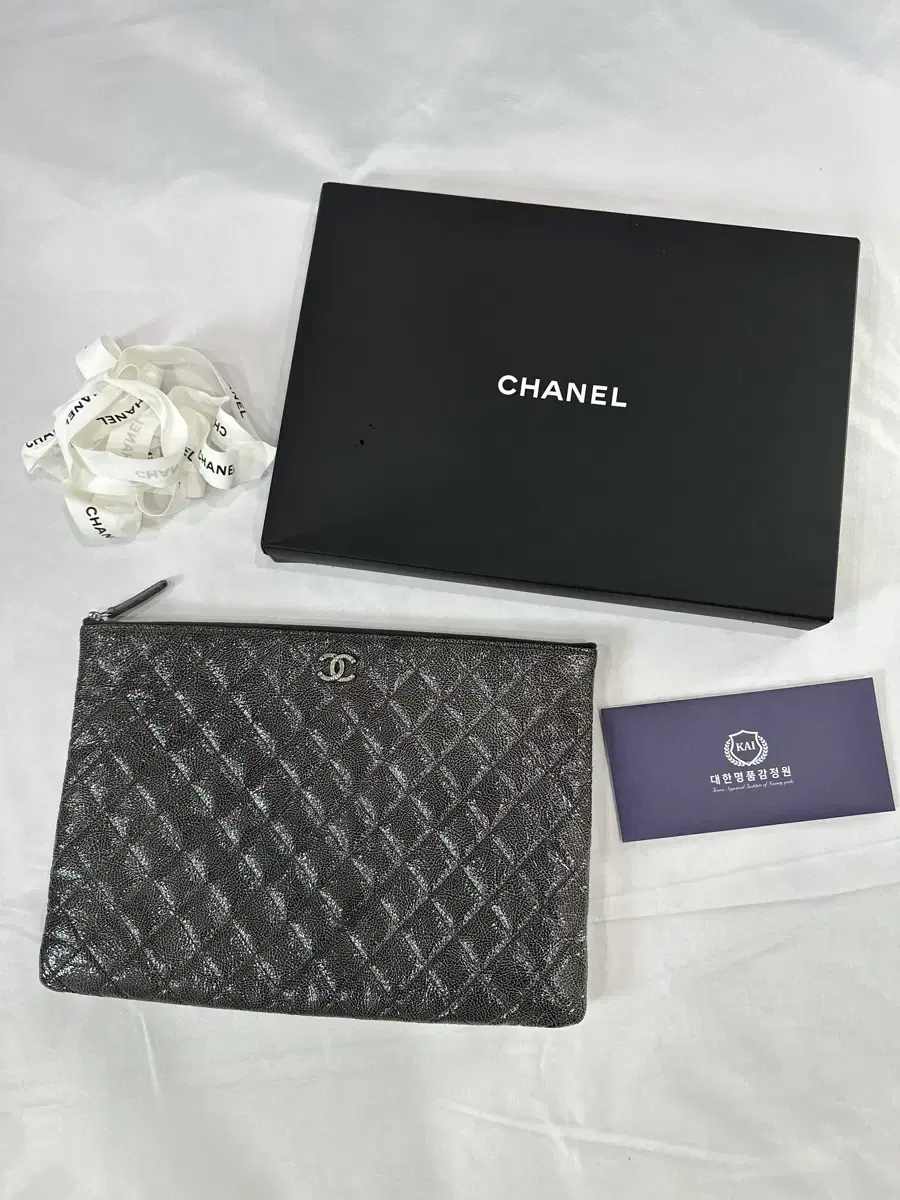 Chanel 샤넬 여성 달라스 링클 은장 페이던트 클러치 블랙 라지