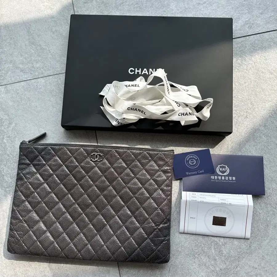 Chanel 샤넬 여성 달라스 링클 은장 페이던트 클러치 블랙 라지