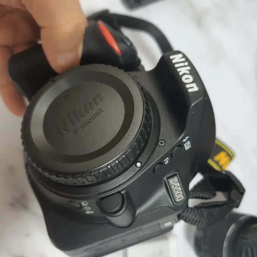 신품급 니콘 DSLR 카메라 D5500 과 18-55VR 렌즈 세트