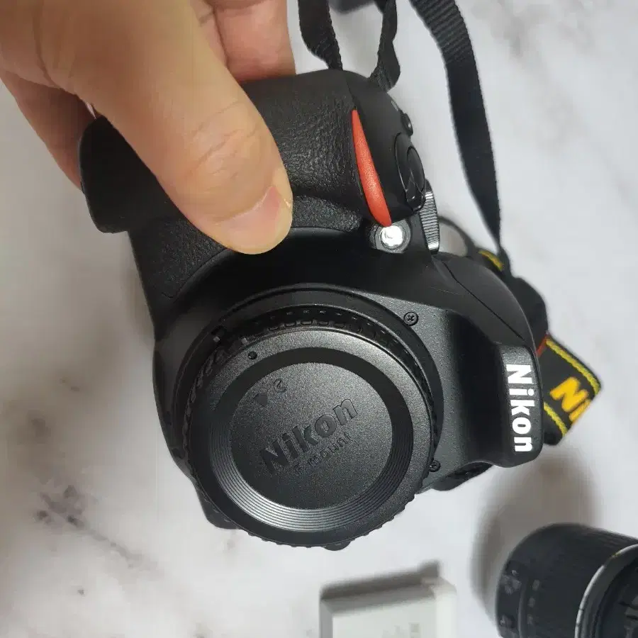 신품급 니콘 DSLR 카메라 D5500 과 18-55VR 렌즈 세트