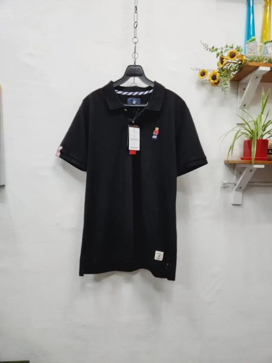 Polo club kara tee (men)100 approxNew clothes