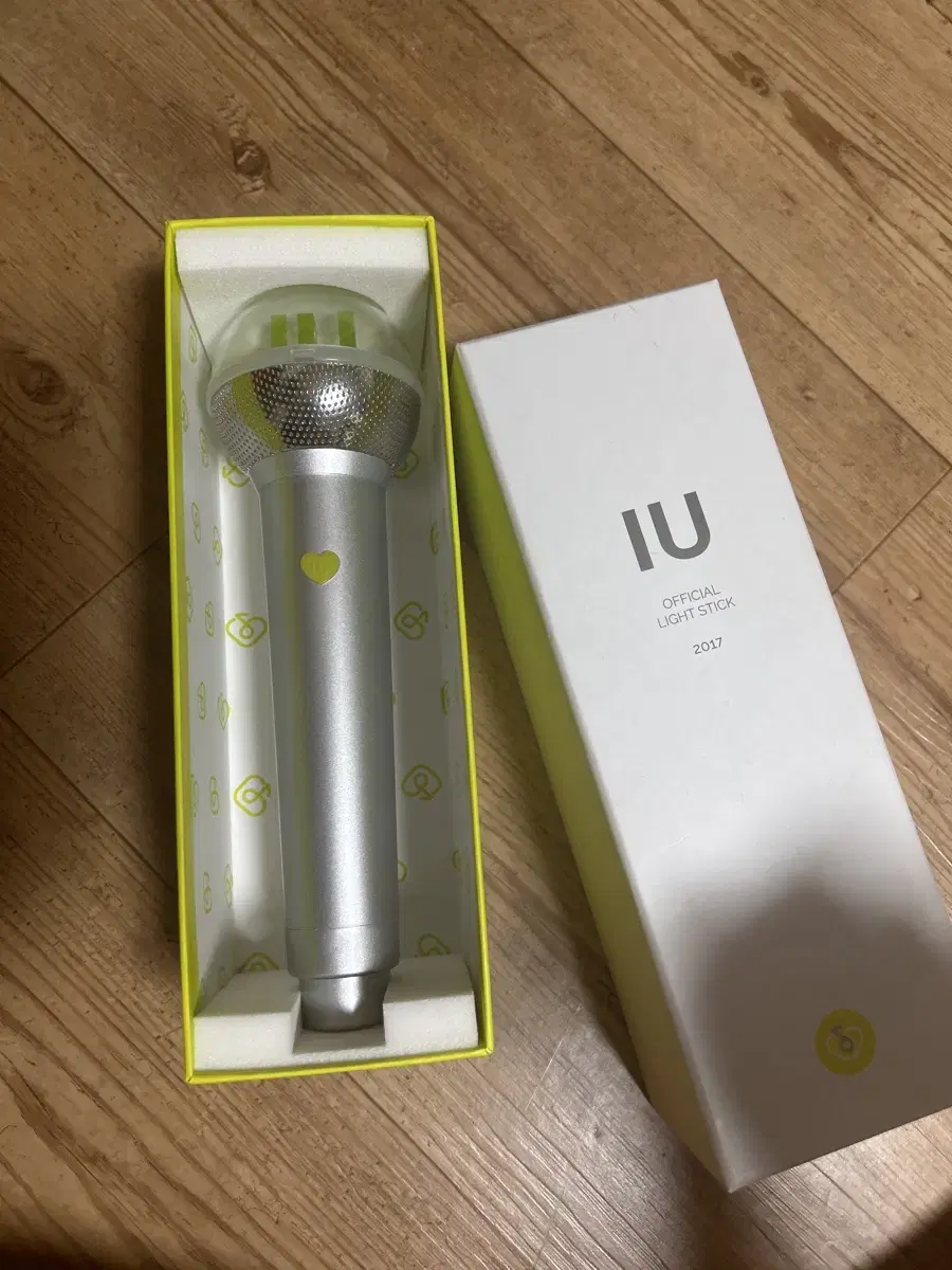 IU Lightstick1 Silver