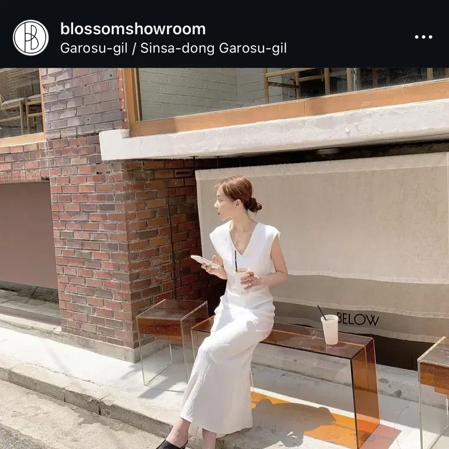 블로썸 델라 브이넥 원피스 blossom Della v neck ops