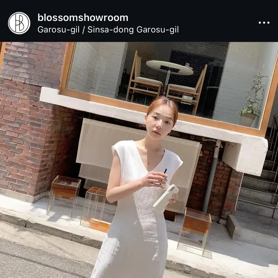 블로썸 델라 브이넥 원피스 blossom Della v neck ops