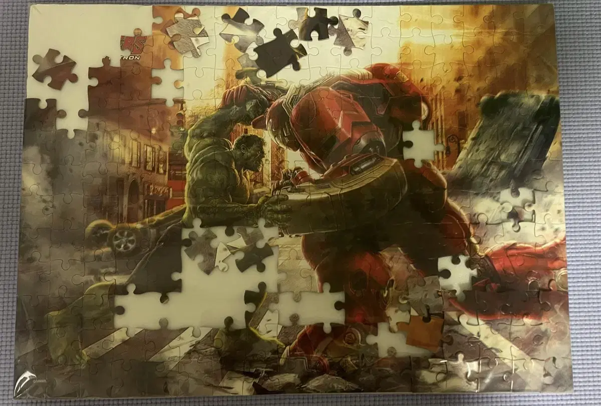 Hulk vs Hulkbuster Jigsaw Puzzle