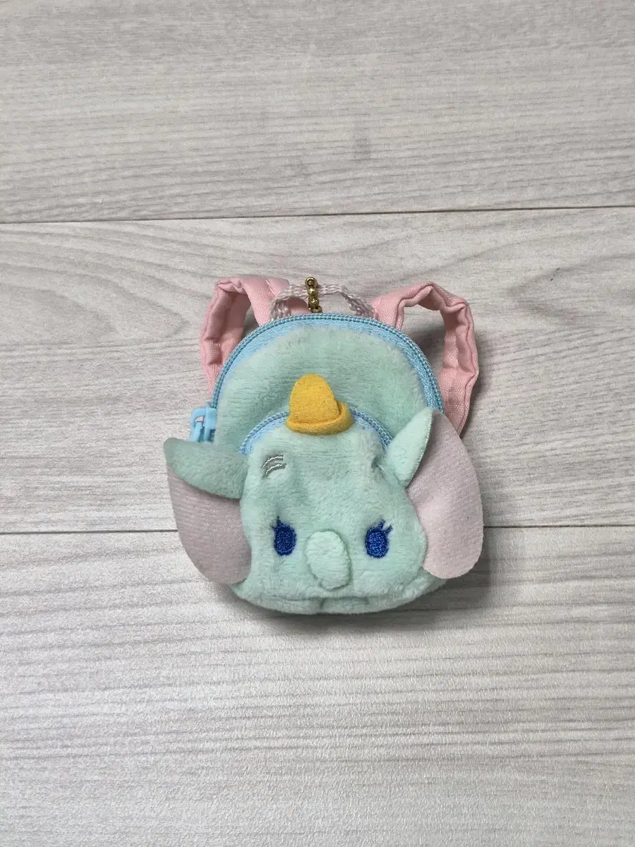 Disney baby elephant Dumbo doll bag AirPods keyring pow