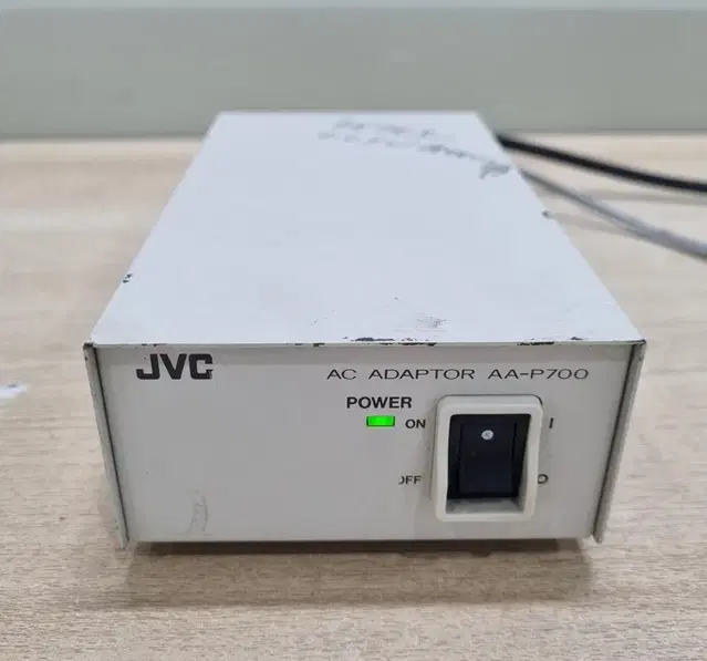 JVC AC ADAPTOR AA-P700.